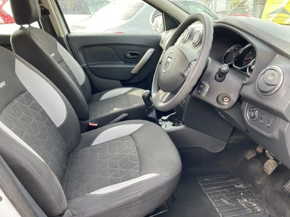 2016-dacia-sandero-stepway-09-tce-laureate-big-15