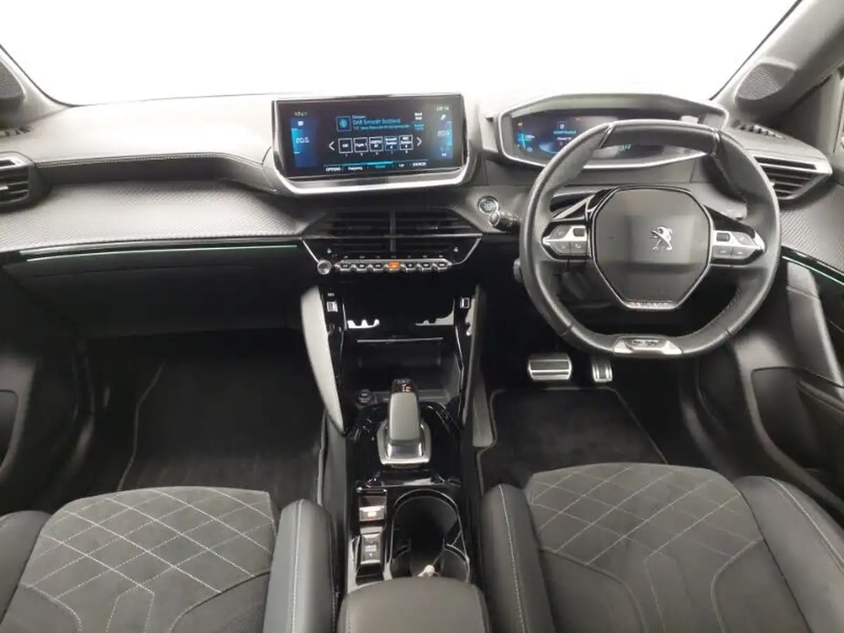2021-peugeot-208-e-gt-premium-big-2