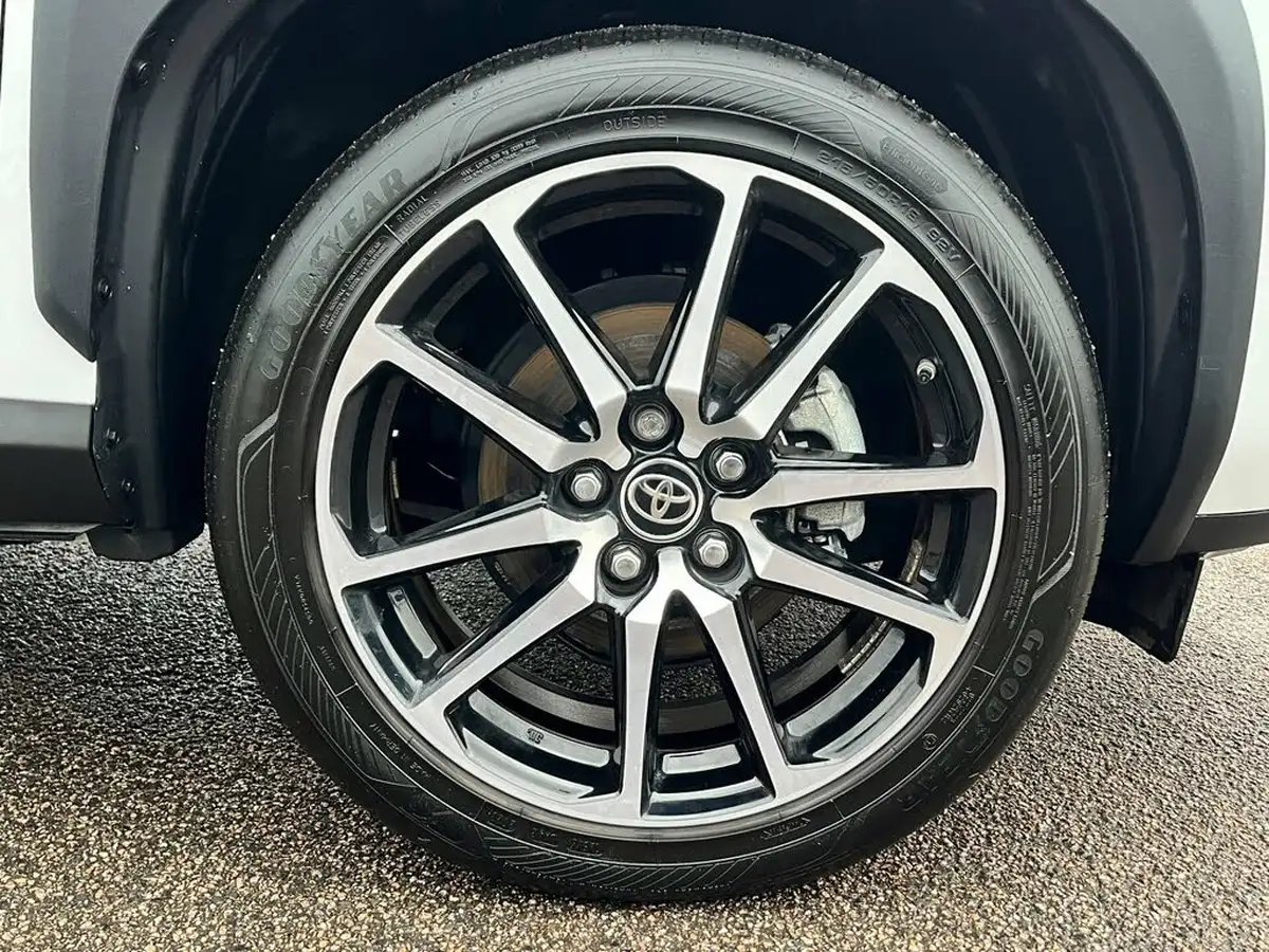 2023-toyota-yaris-cross-15-vvt-i-gr-sport-big-13