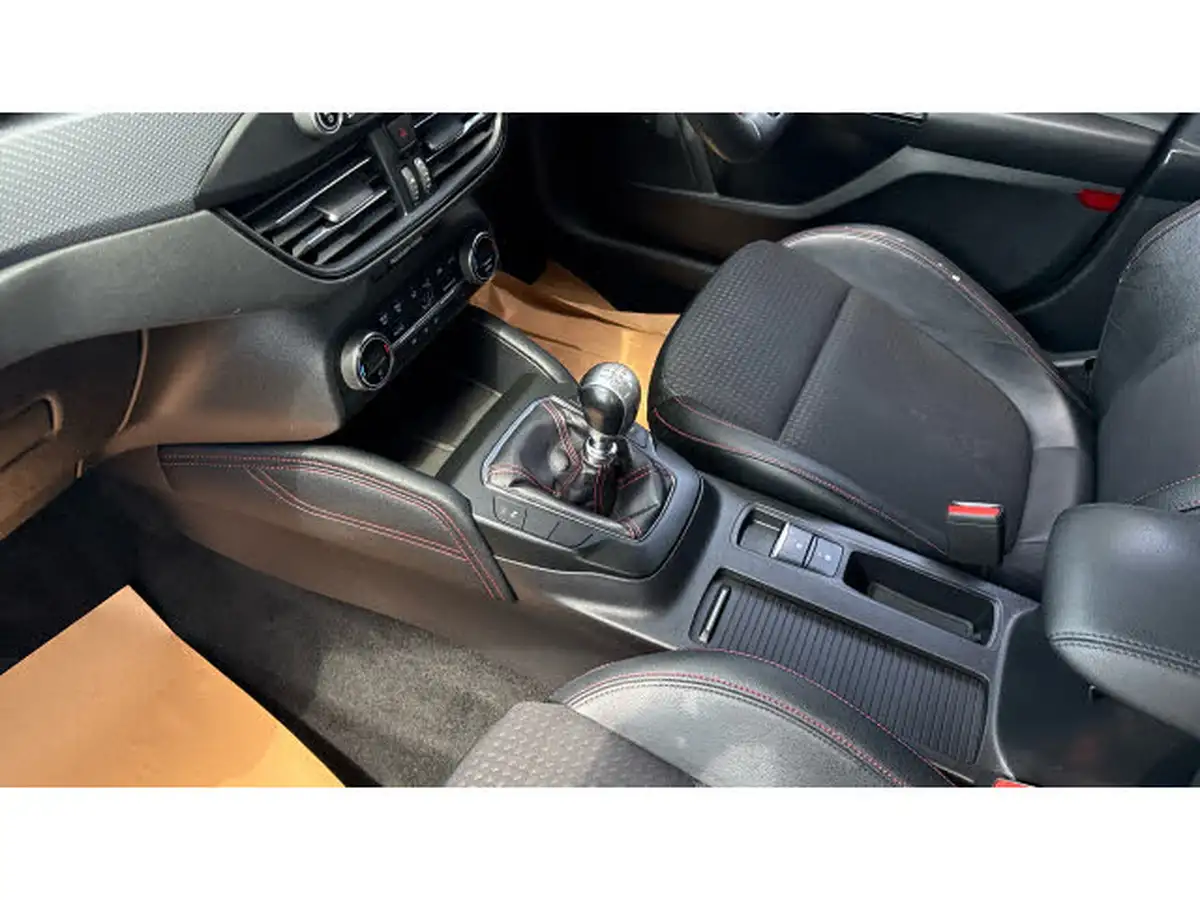 2018-ford-focus-10t-st-line-x-125ps-hatchback-big-12