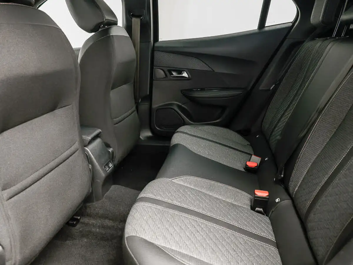2023-peugeot-2008-suv-12-puretech-allure-eat8-big-5