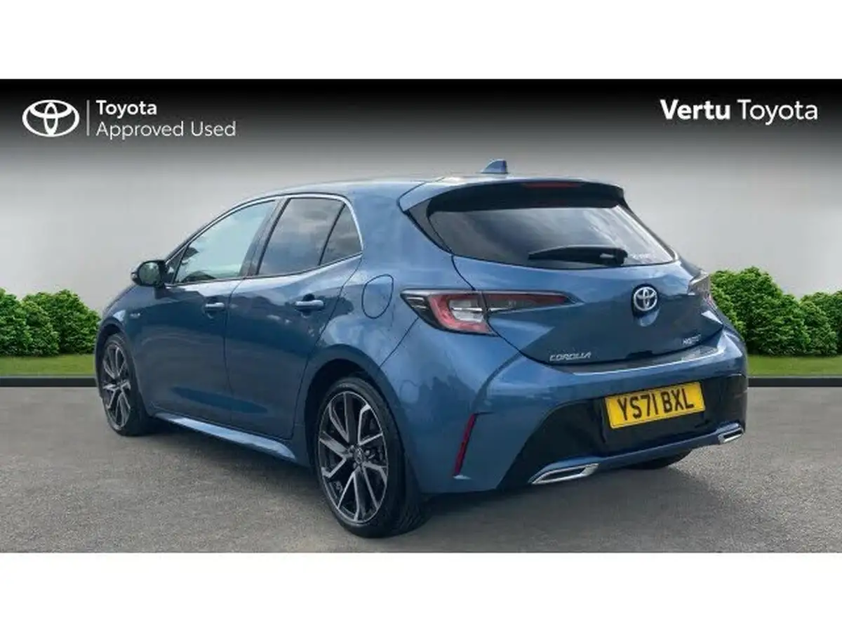 2021-toyota-corolla-20-vvt-i-excel-trk-hatchback-big-3