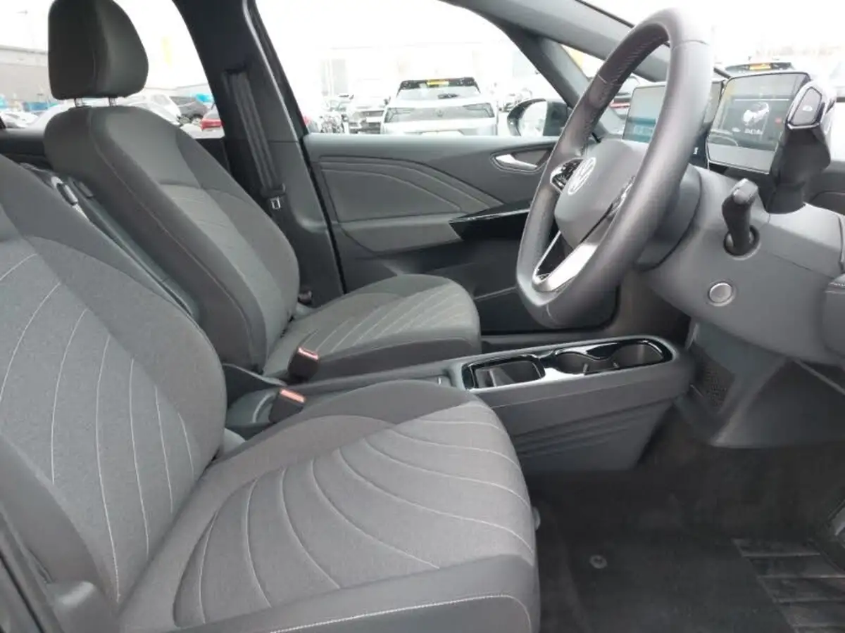 2024-volkswagen-id3-e-pro-match-59kwh-big-10