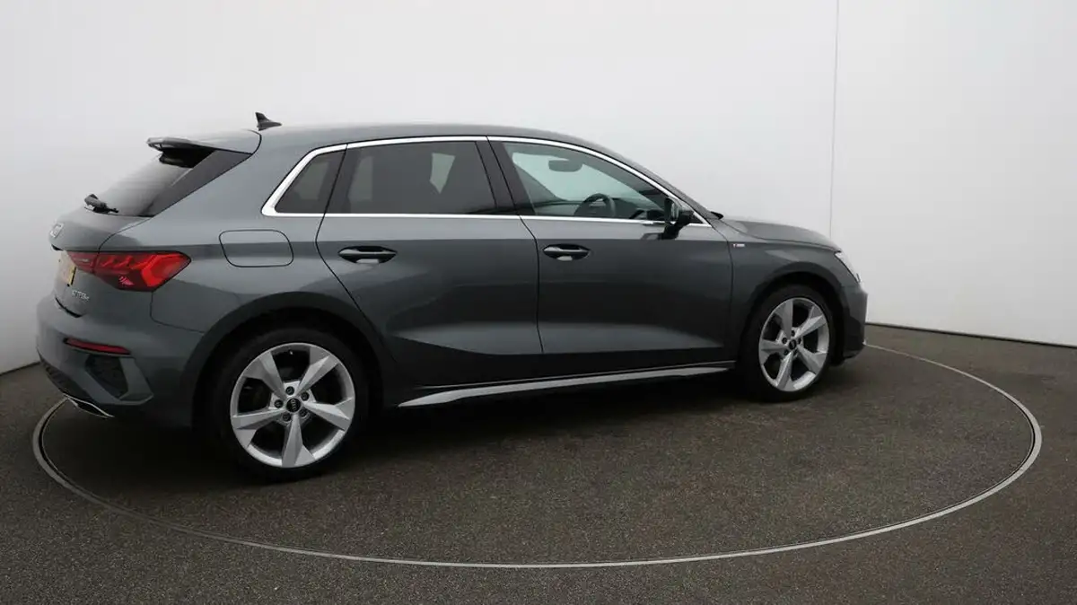 2021-audi-a3-14-40-tfsi-e-s-line-big-51