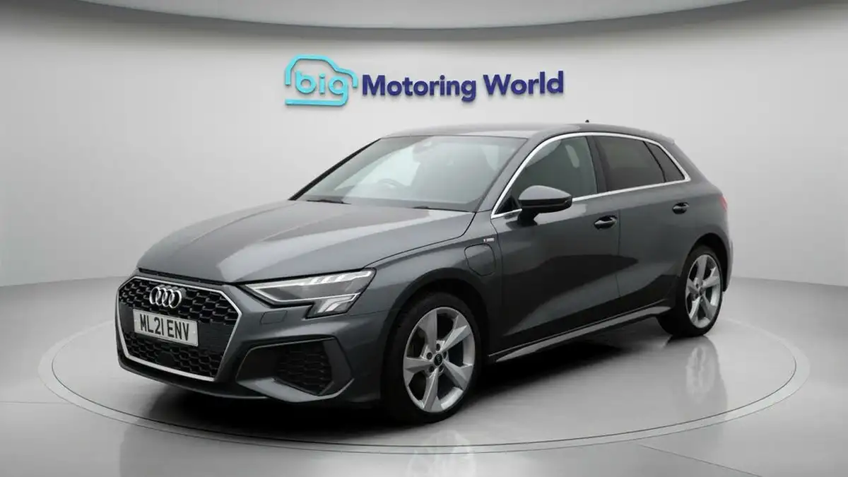 2021-audi-a3-14-40-tfsi-e-s-line-big-3