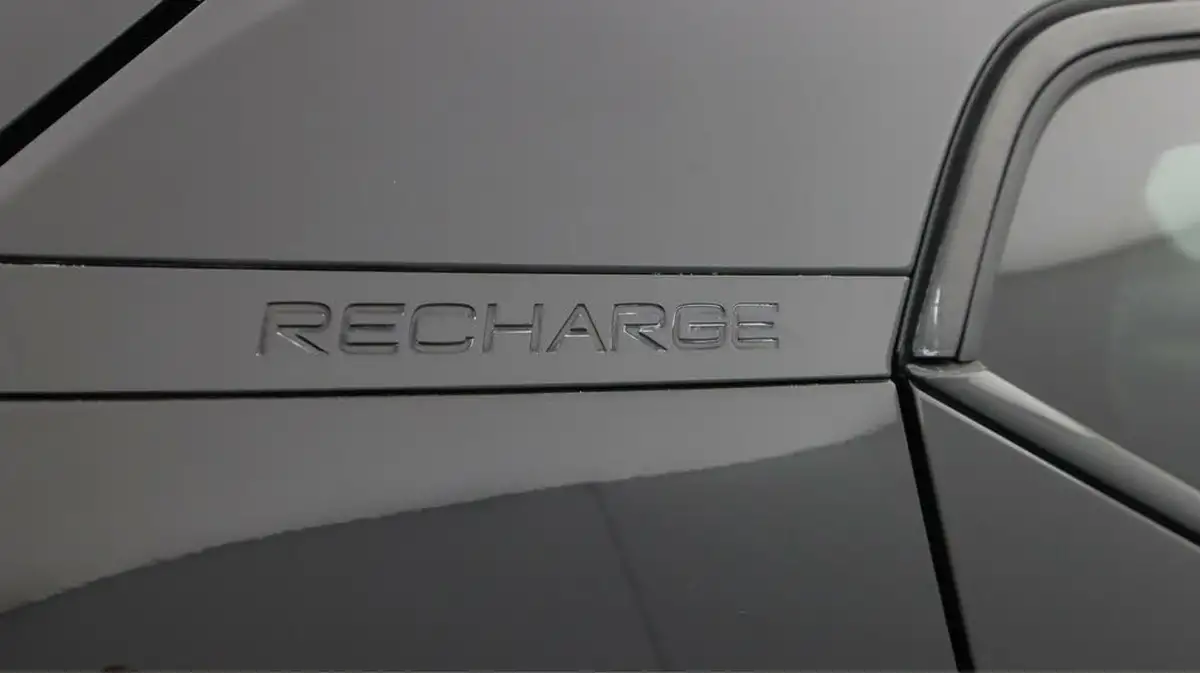 2021-volvo-xc40-e-twin-recharge-big-22