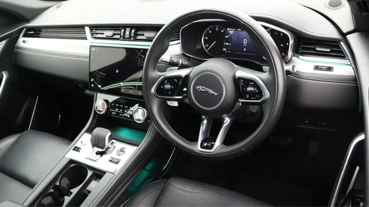 2022-jaguar-f-pace-20-d200-r-dynamic-s-big-8