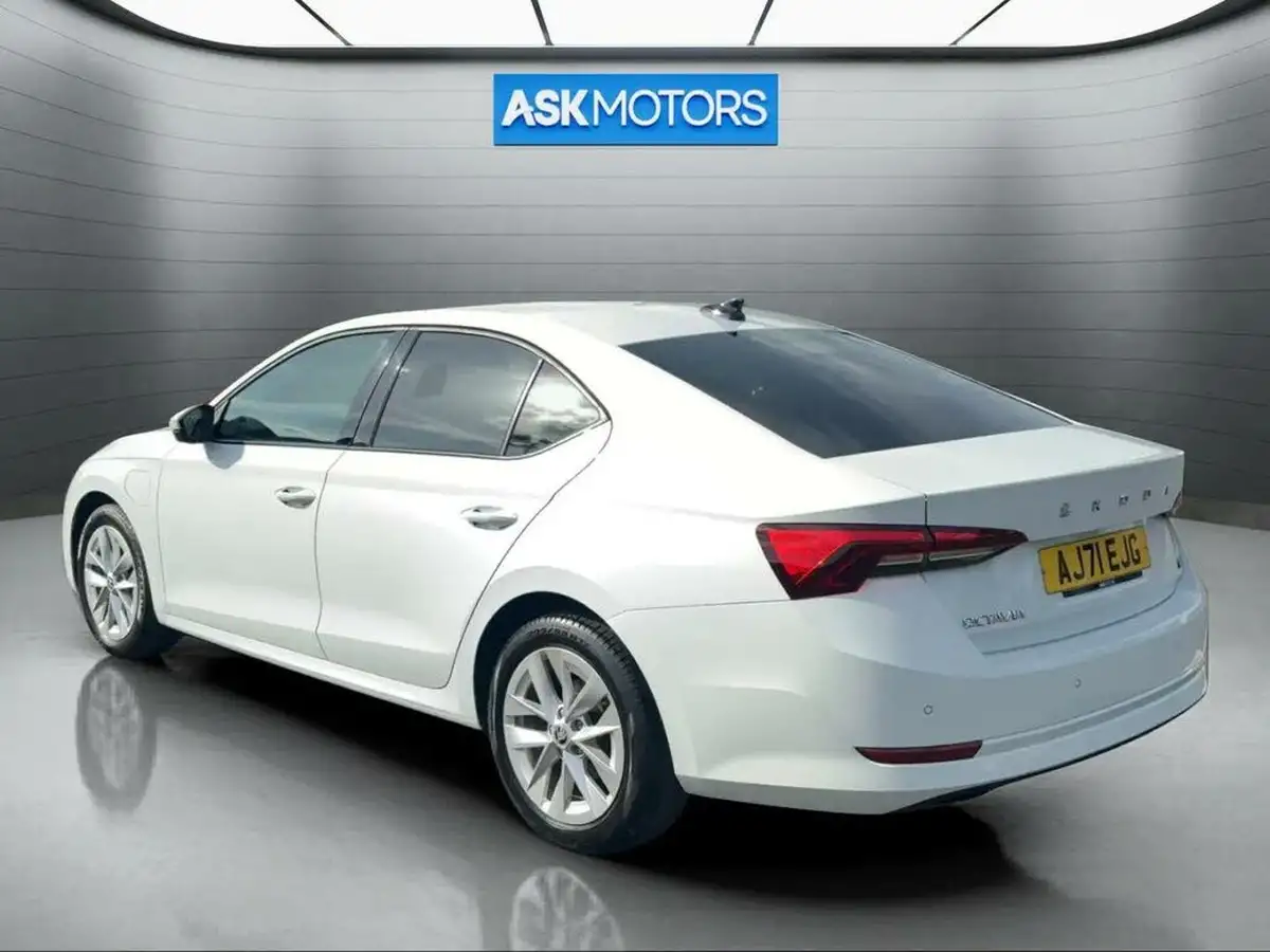 2021-skoda-octavia-big-6