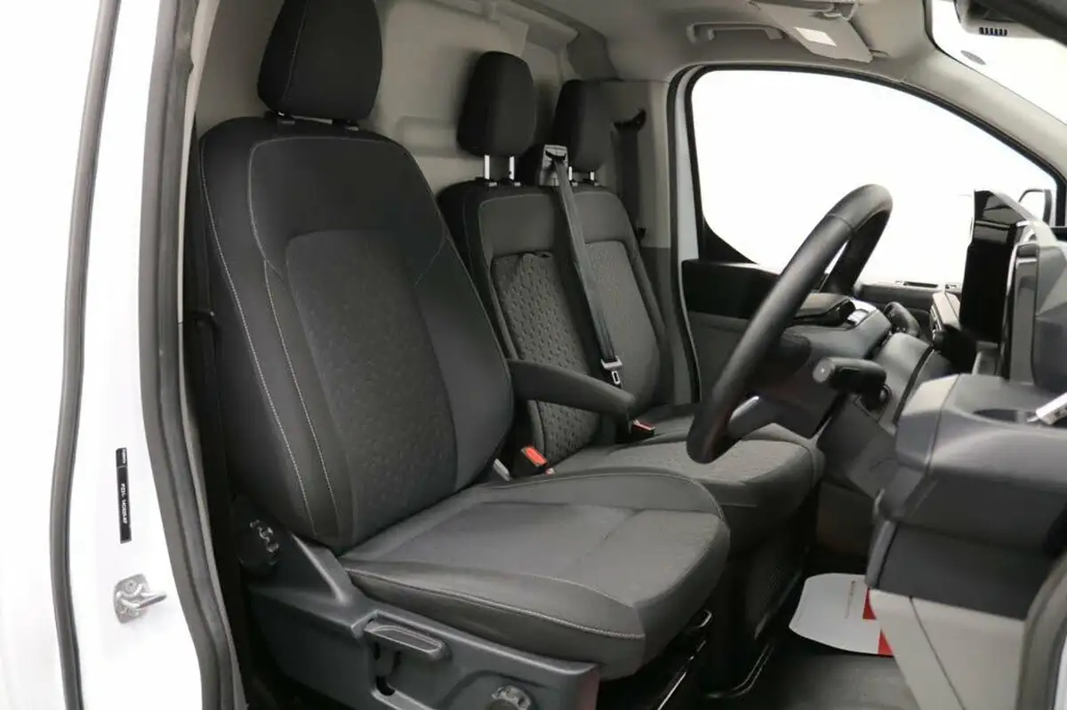 2024-ford-transit-custom-20tdci-320-l2h1-limited-136pseu6e-panel-van-1996cc-auto-big-25