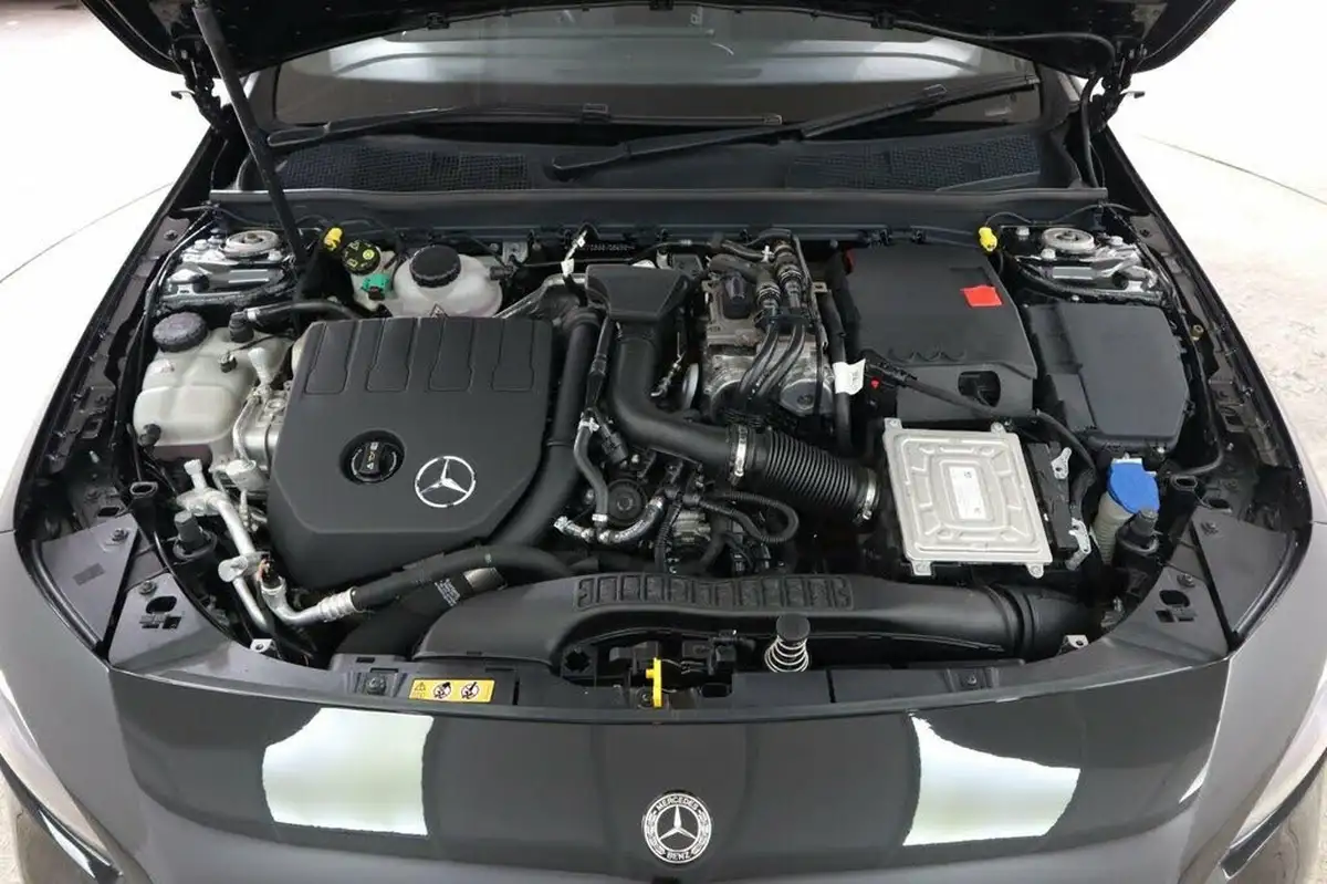 2020-mercedes-benz-a-class-13-a250e-amg-line-hatchback-5d-big-26