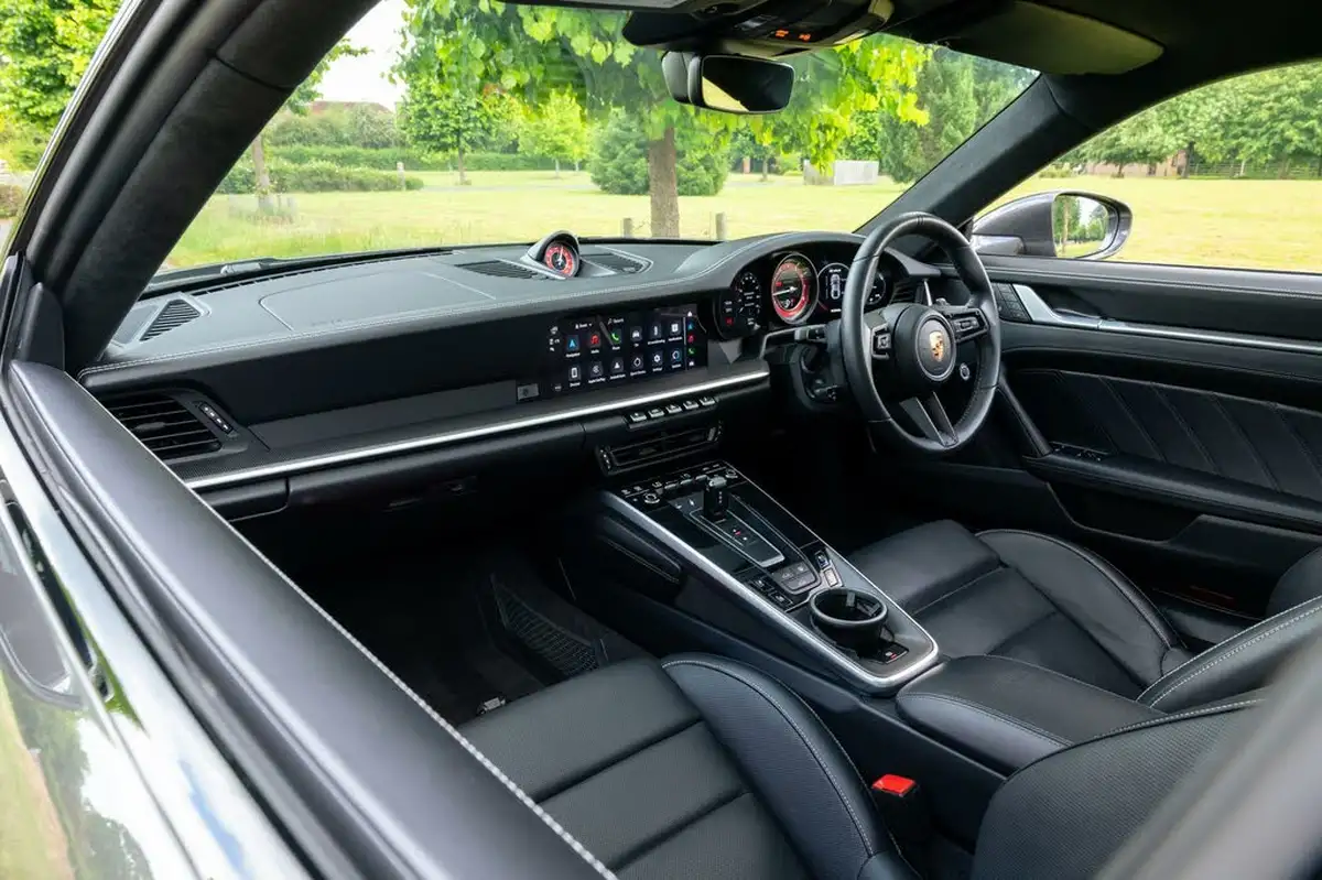2023-porsche-911-38-turbo-coupe-big-32
