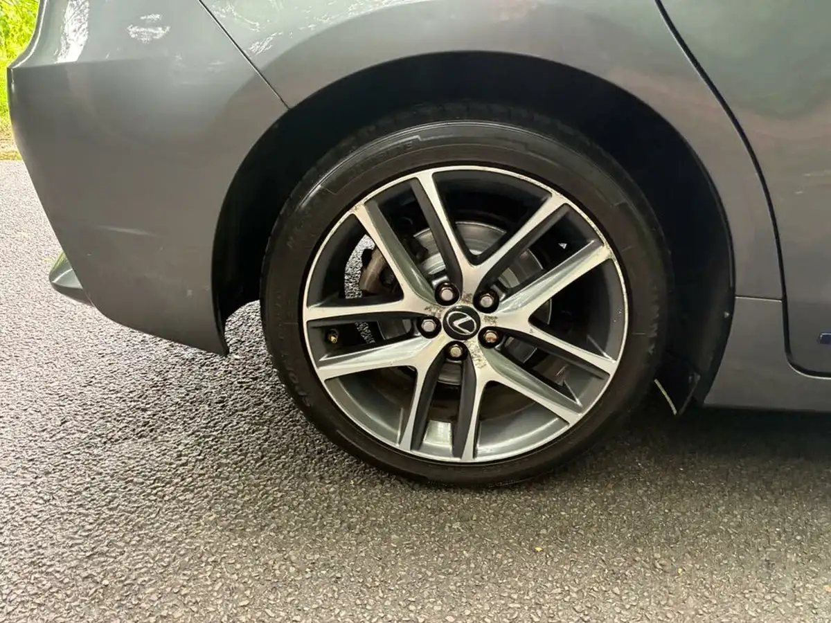2014-lexus-ct-200h-18-f-sport-big-32