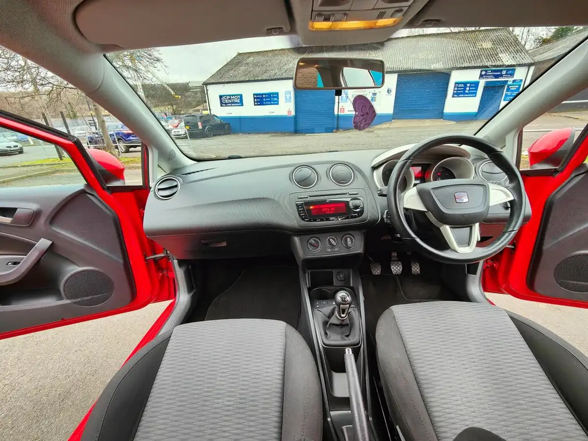 2011-seat-ibiza-14-sport-hatchback-5d-big-13