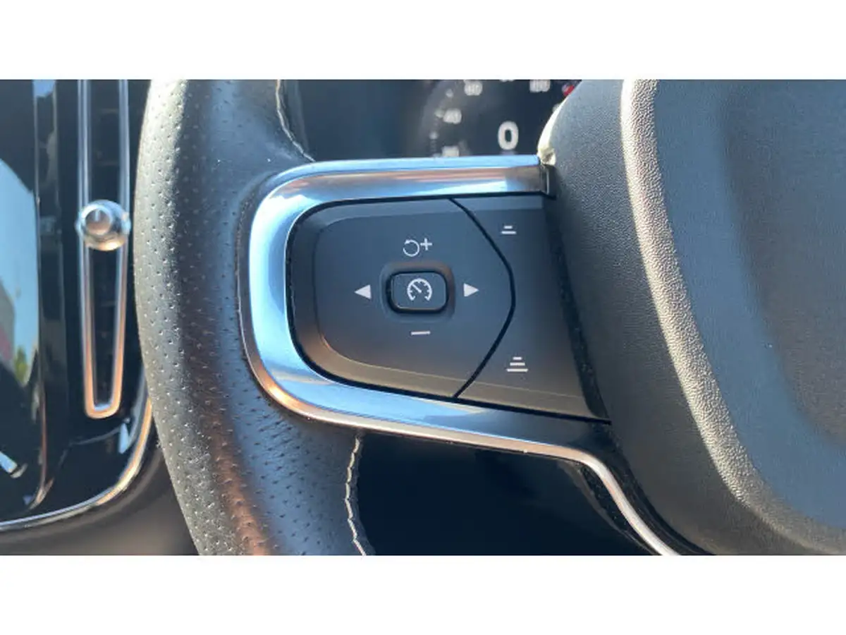 2021-volvo-xc40-20-b4-r-design-pro-194bhp-auto-big-17