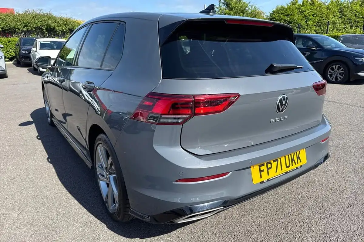 2022-volkswagen-golf-15-tsi-r-line-130ps-hatchback-big-7