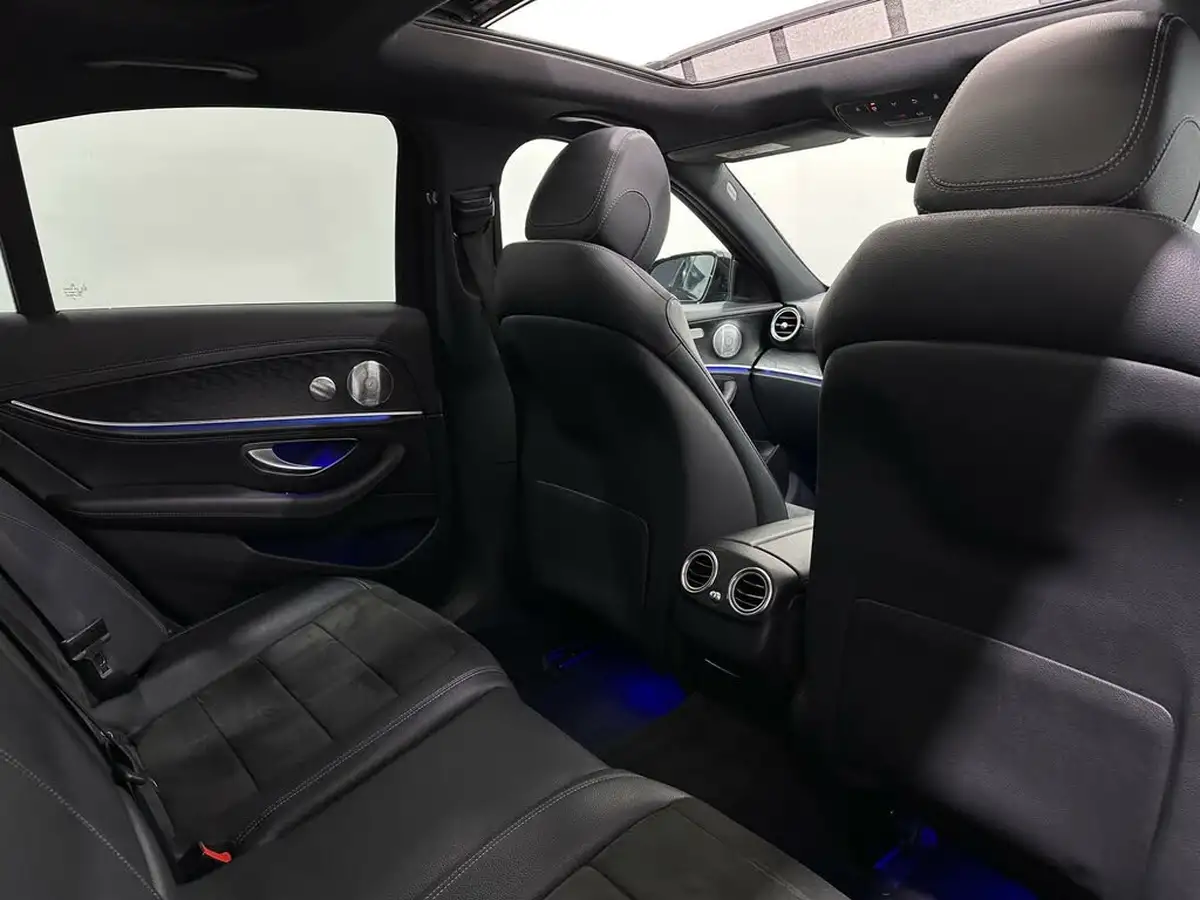 2020-mercedes-benz-e-class-20d-e300d-amg-line-edition-premium-plus-saloon-4d-big-42