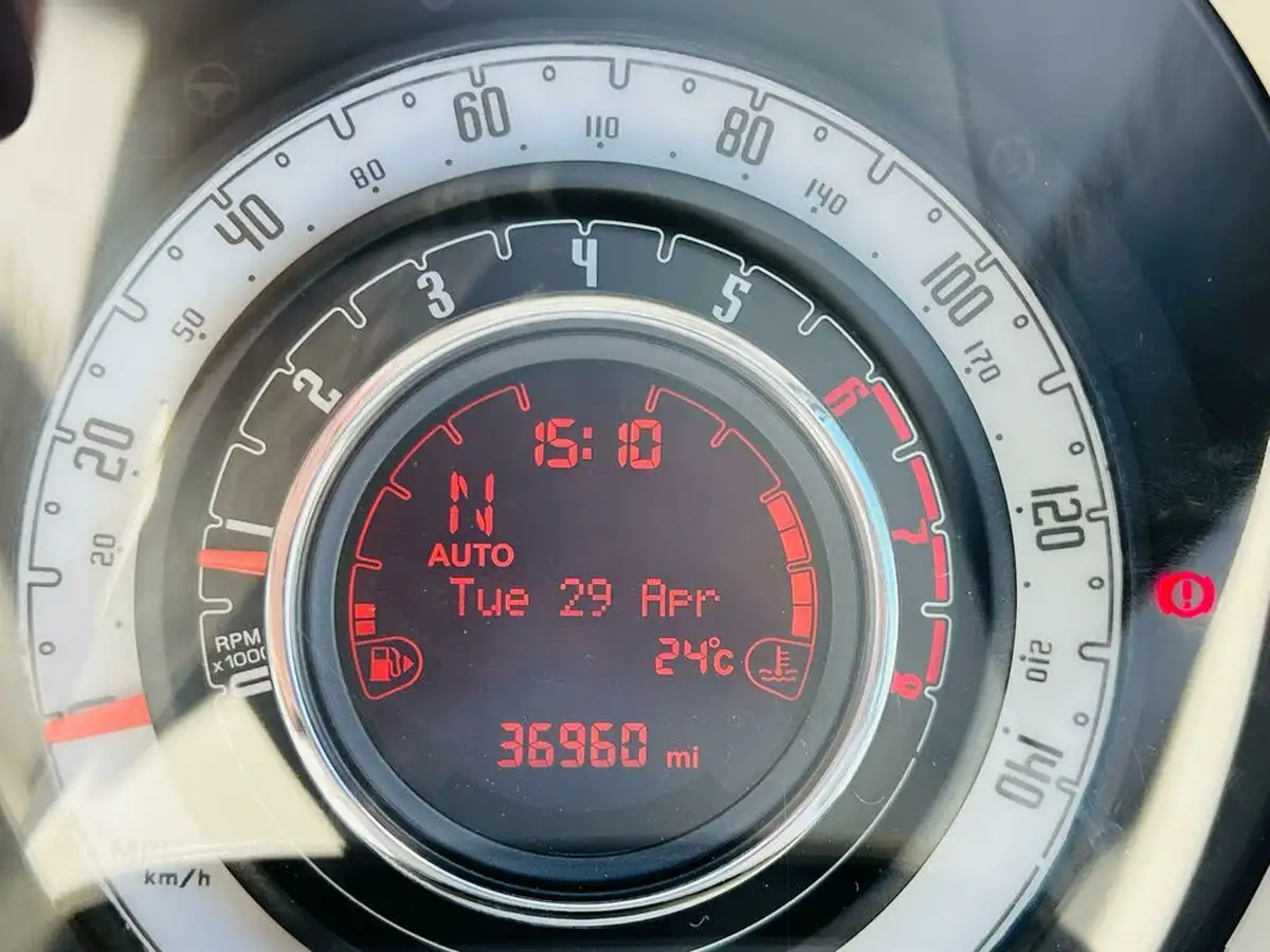2014-fiat-500-12-lounge-ss-dualogic-big-18