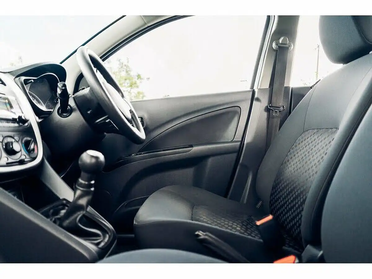 2016-suzuki-celerio-10-sz3-dualjet-big-26