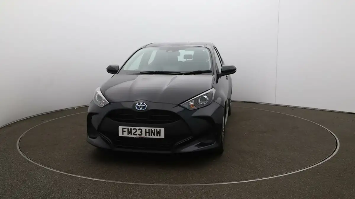 2023-toyota-yaris-15-vvt-i-icon-big-38