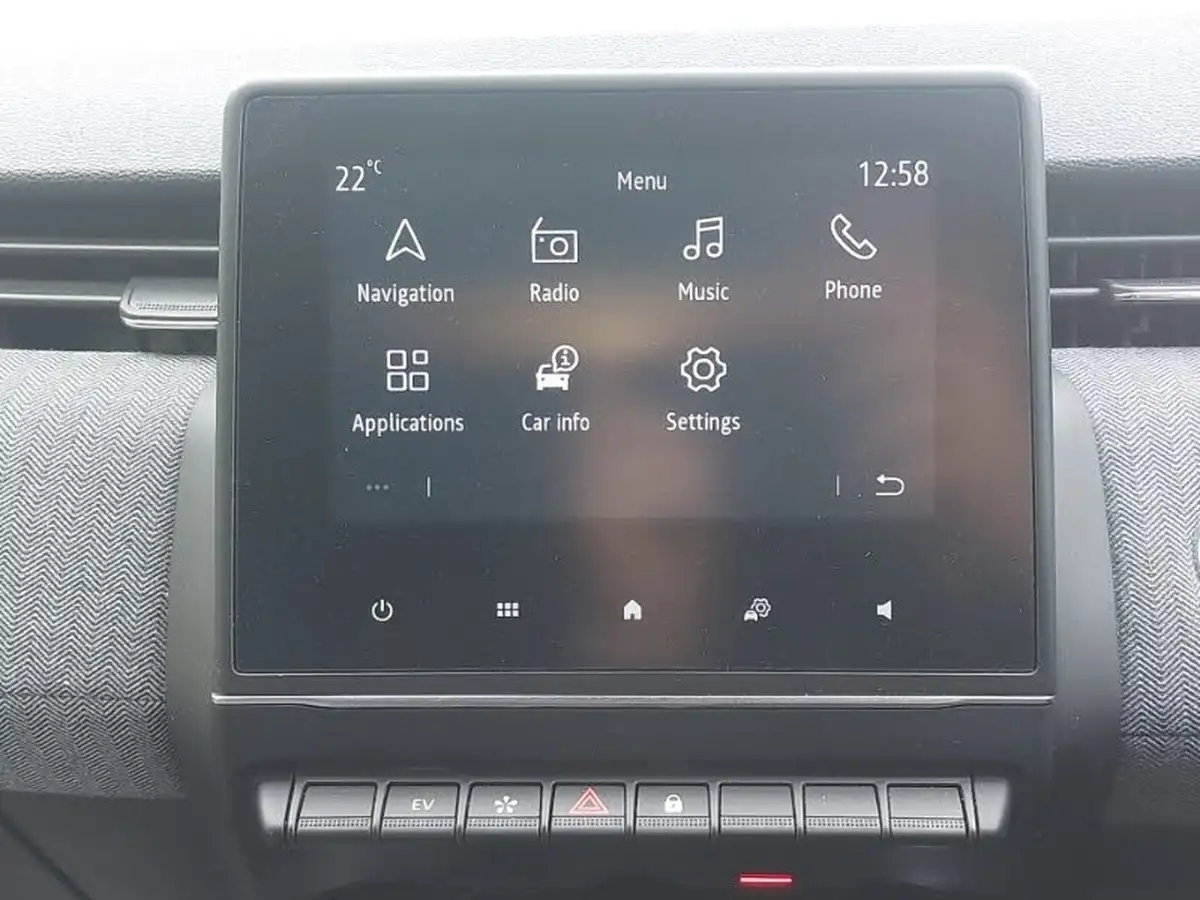 2024-renault-clio-16-techno-big-18