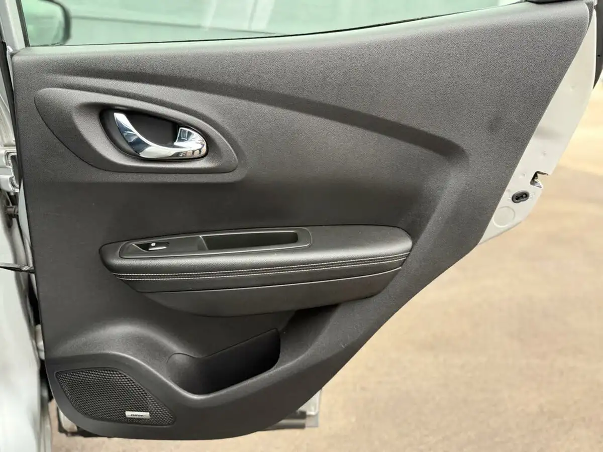 2018-renault-kadjar-15dci-signature-nav-110bhp-station-wagon-edc-auto-big-30