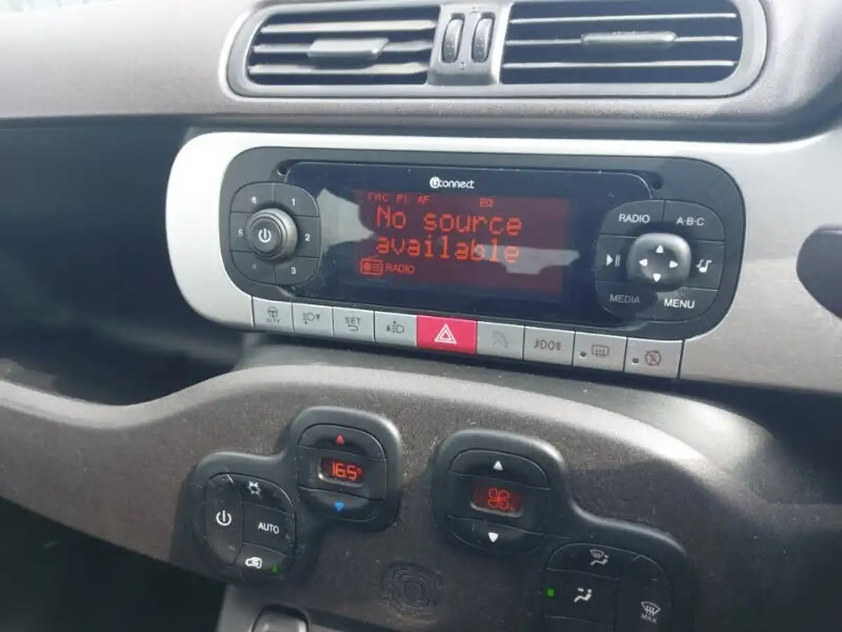 2021-fiat-panda-12-city-cross-big-18