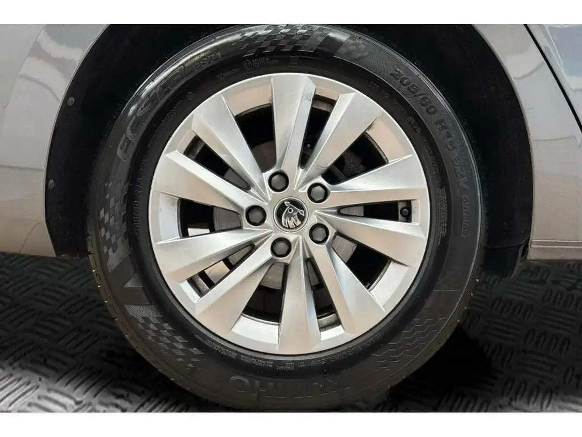 2024-skoda-octavia-20tdi-se-technology-150ps-hatchback-dsg-big-4