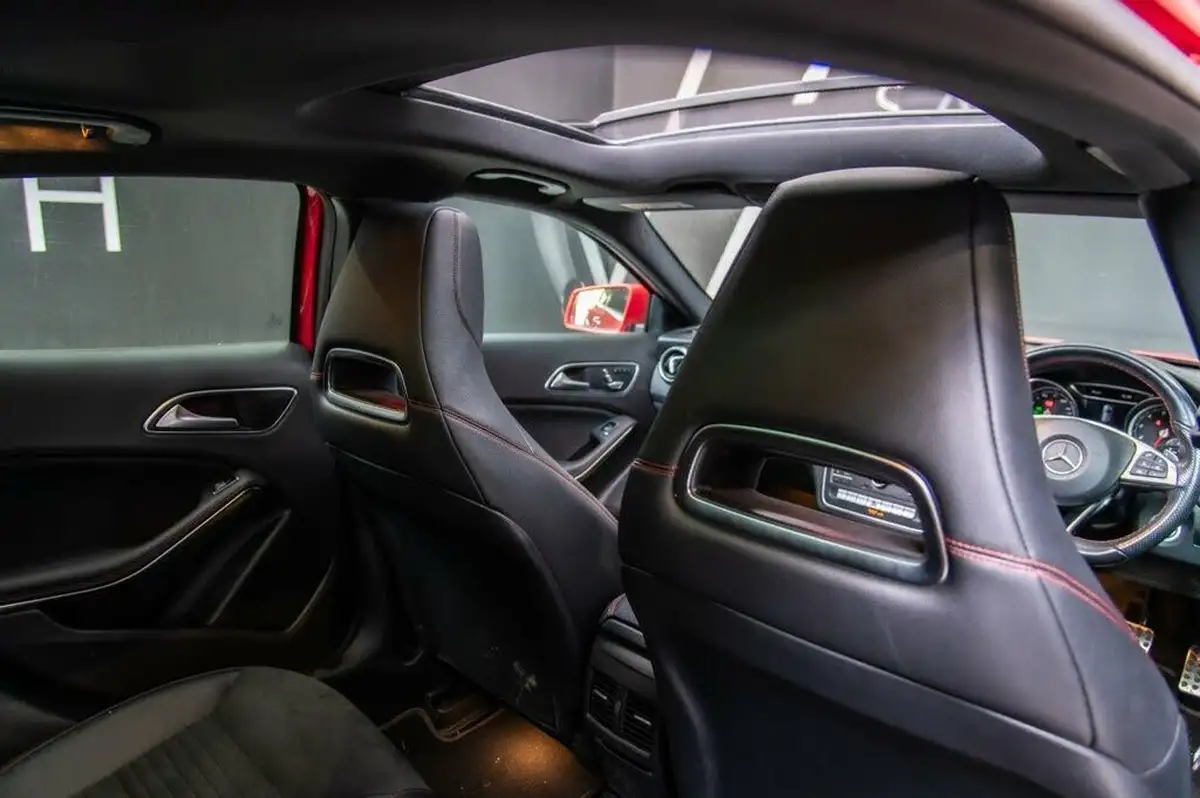 2020-mercedes-benz-gla-class-16-gla-200-amg-line-edition-plus-7g-dct-big-9
