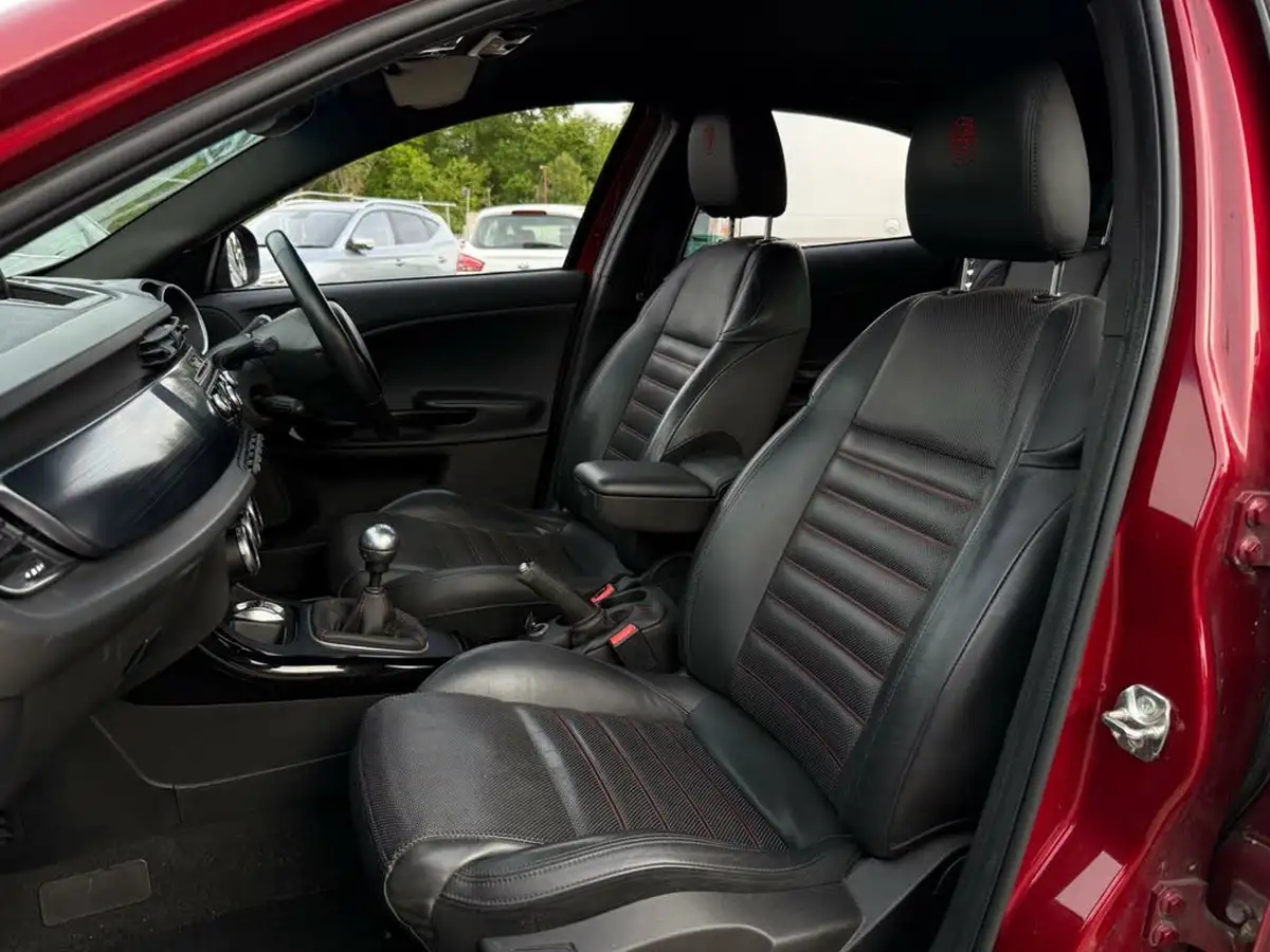 2012-alfa-romeo-giulietta-20td-sportiva-170bhp-big-17