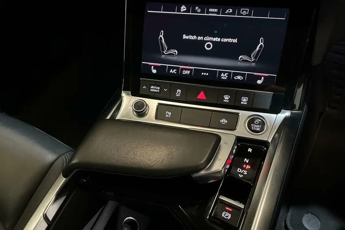 2020-audi-e-tron-50e-technik-big-37