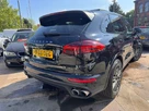 2016-porsche-cayenne-30-s-e-hybrid-platinum-edition-small-3