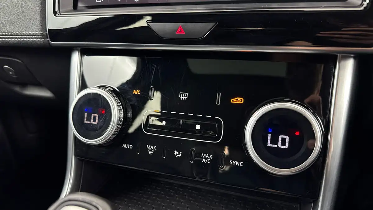 2020-jaguar-xe-20d-r-dynamic-s-big-16