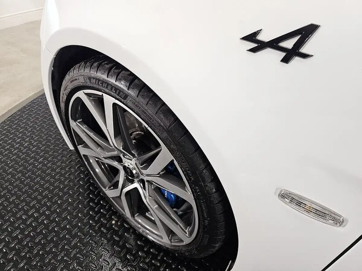 2022-alpine-a110-18-t-pure-big-35