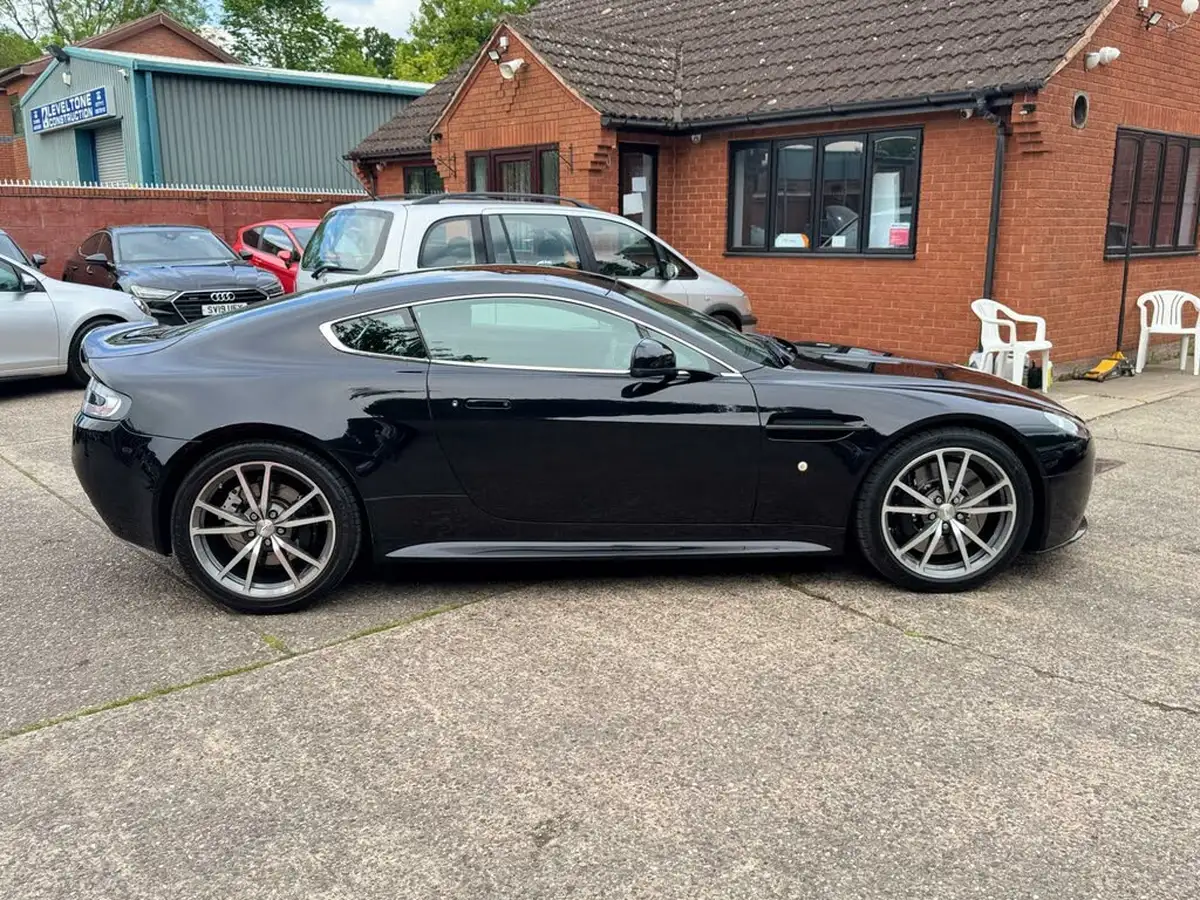 2012-aston-martin-vantage-47-s-coupe-big-10