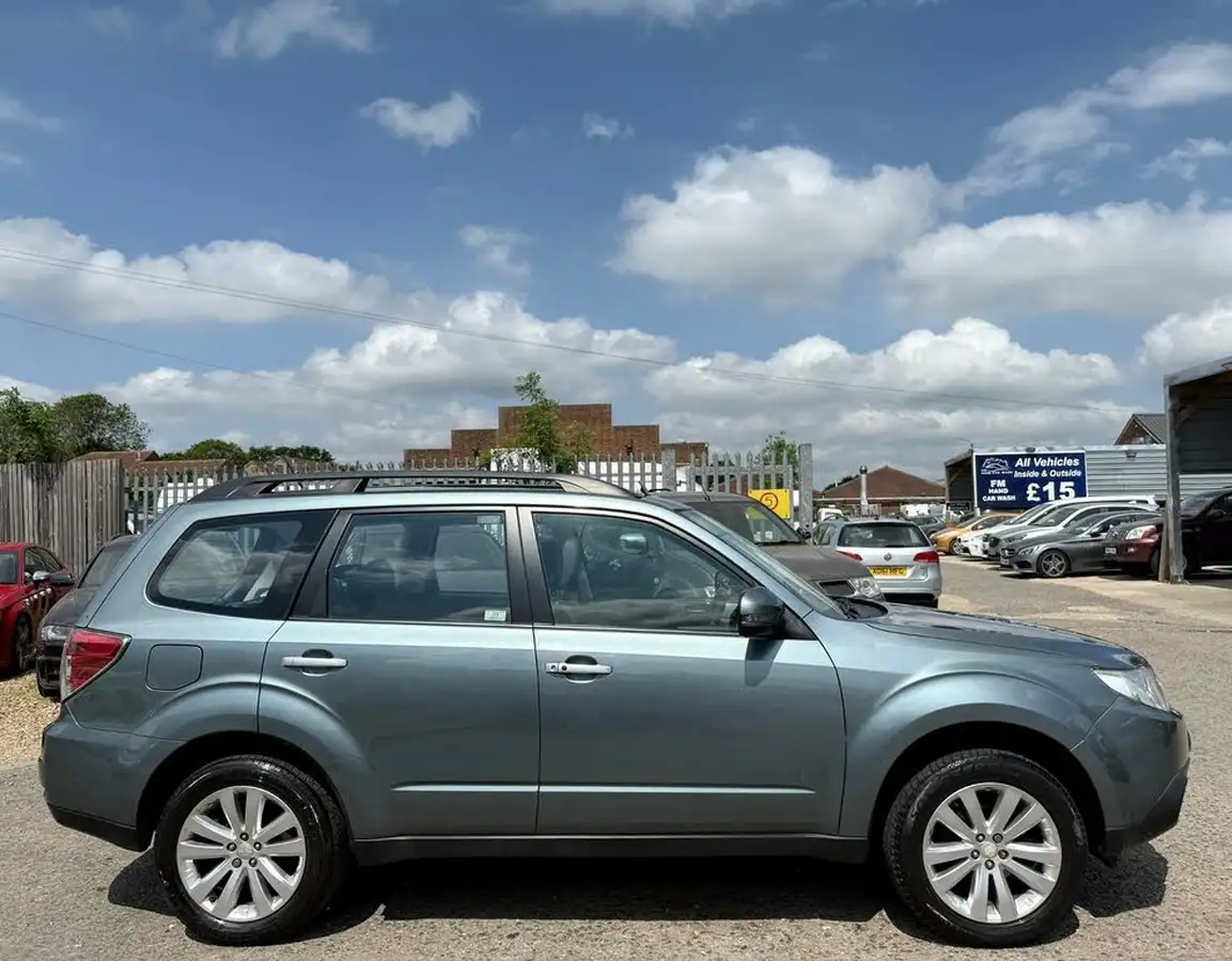 2011-subaru-forester-20-xs-big-9