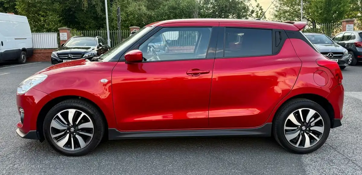 2019-suzuki-swift-12-dualjet-attitude-big-10