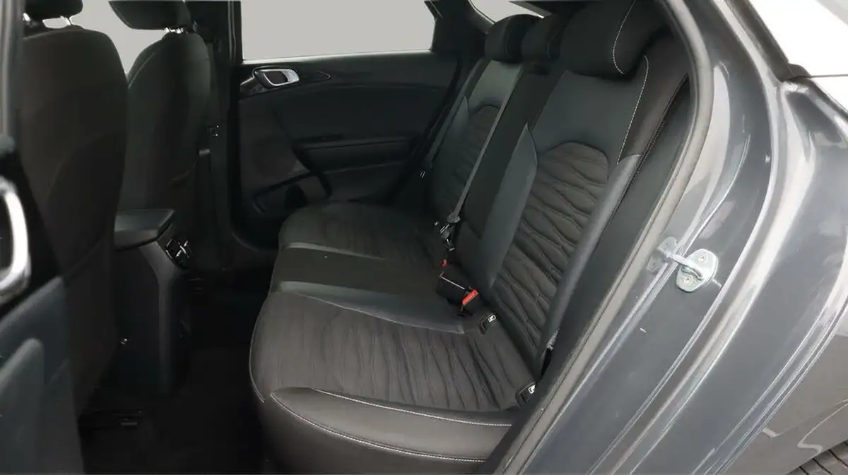 2022-kia-pro-ceed-15-t-gdi-gt-line-big-16