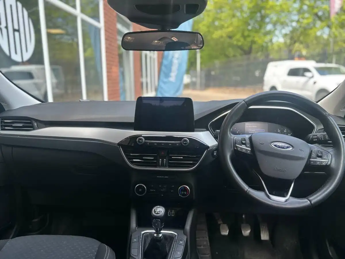 2021-ford-kuga-15-zetec-big-10