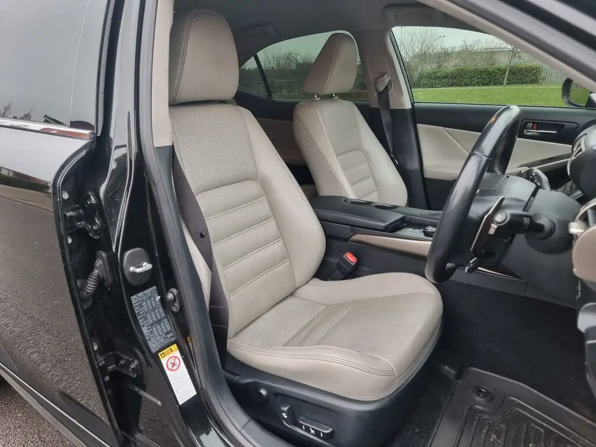 2013-lexus-is-250-25-premier-big-8