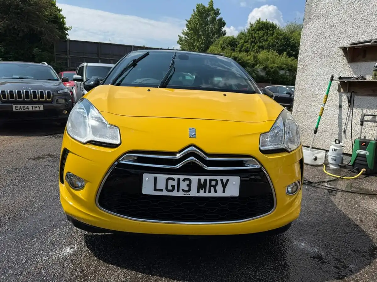 2013-citroen-ds3-16-dstyle-plus-vti-big-2