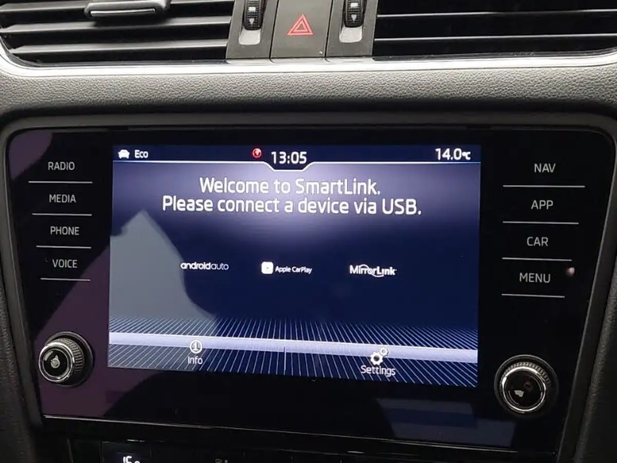 2018-skoda-octavia-16tdi-se-technology-scr-hatchback-big-16