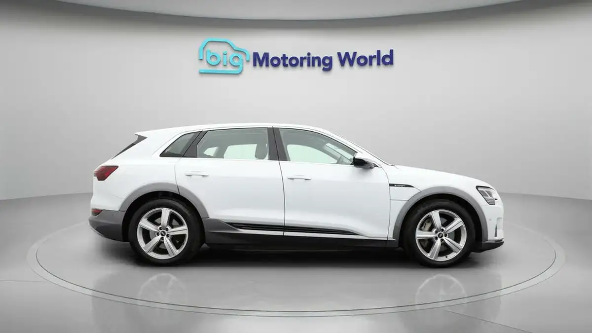 2020-audi-e-tron-50e-technik-big-7