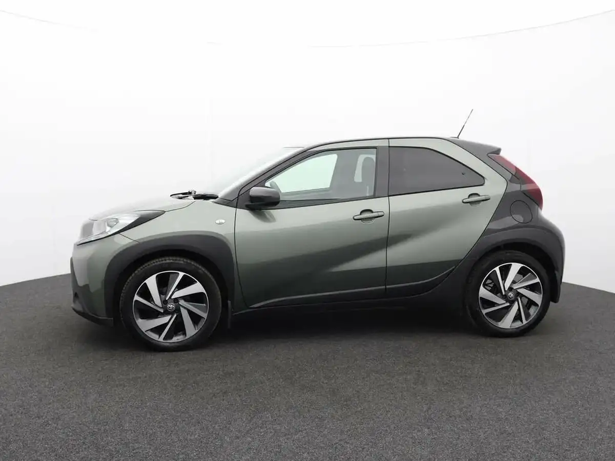 2023-toyota-aygo-x-10-vvt-i-edge-big-4