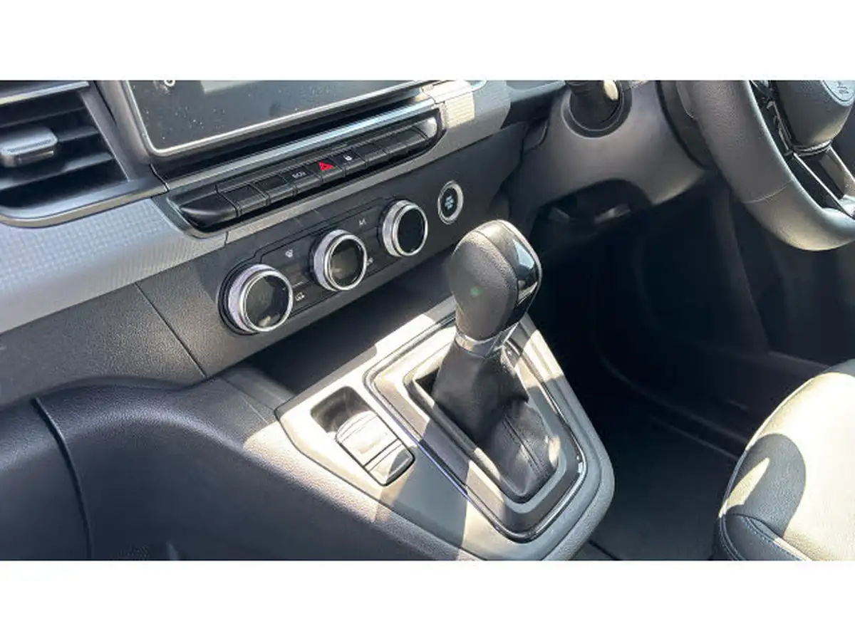 2023-nissan-townstar-e-45kwh-l1-tekna-big-12