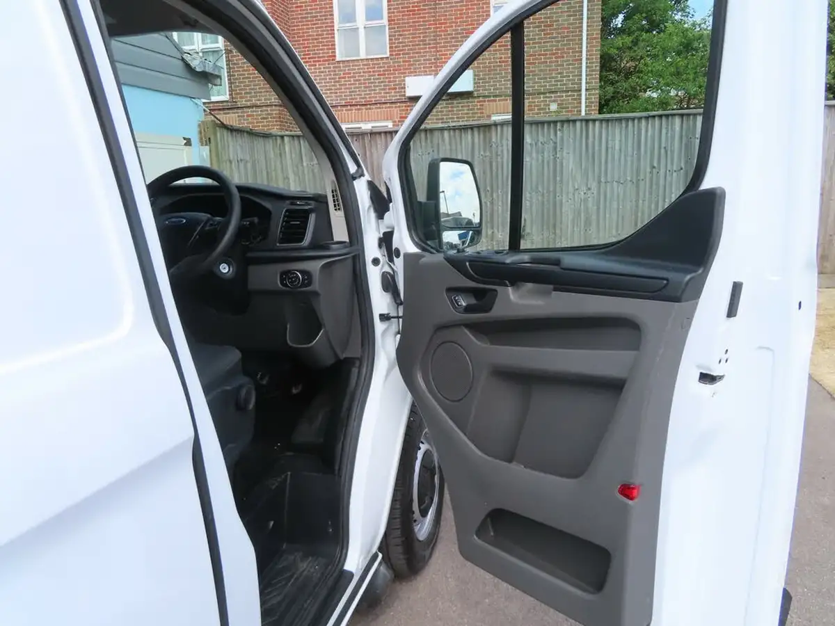 2019-ford-transit-custom-20tdci-300-l1h2-105pseu6-big-30