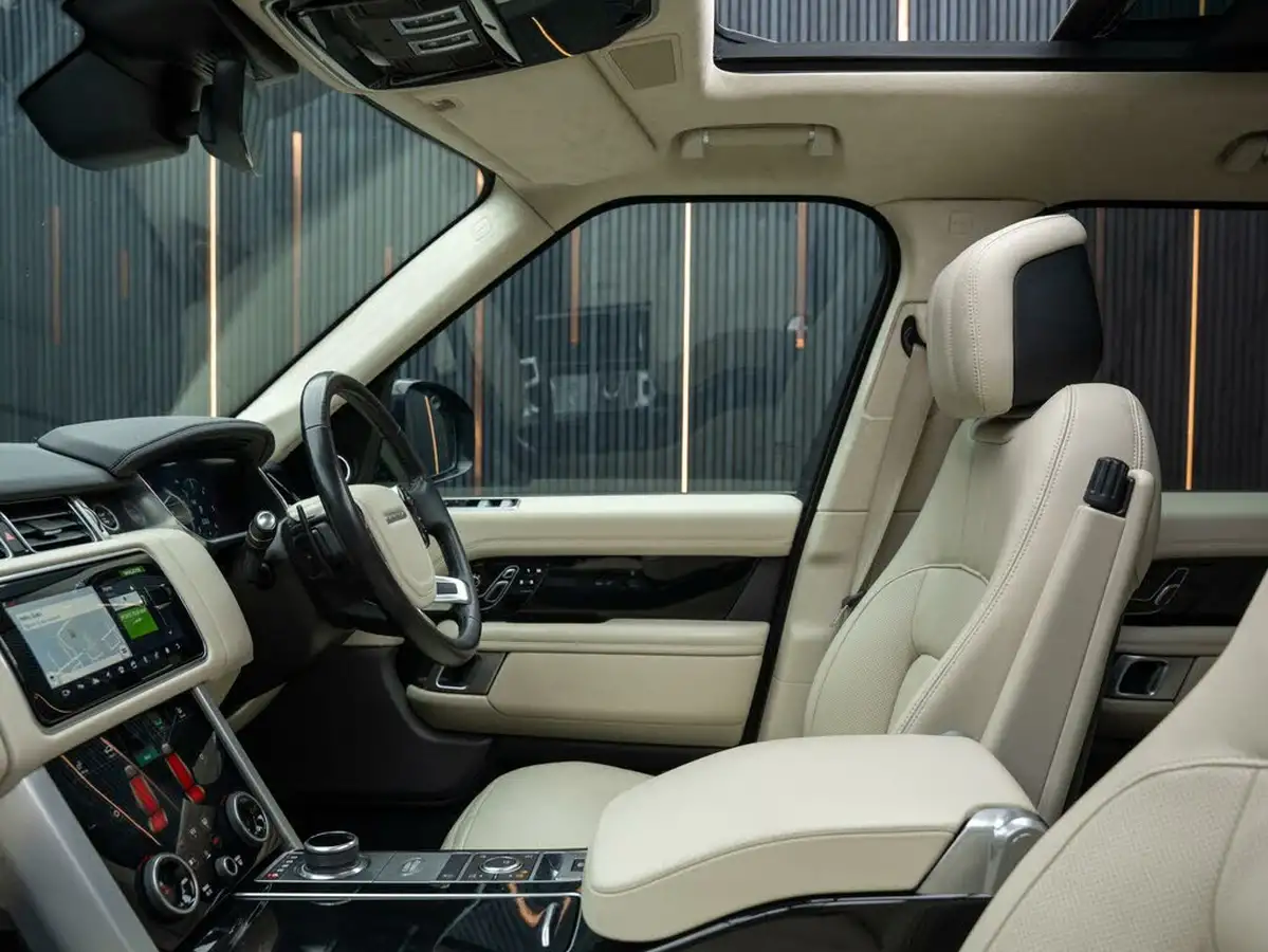 2021-land-rover-range-rover-30-d300-westminster-big-41