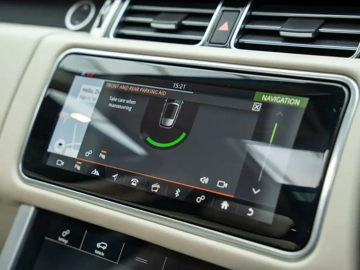 2021-land-rover-range-rover-30-d300-westminster-big-17