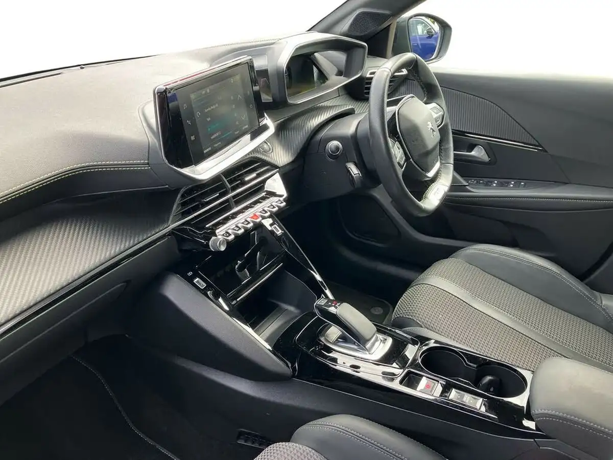 2020-peugeot-208-e-gt-line-big-6
