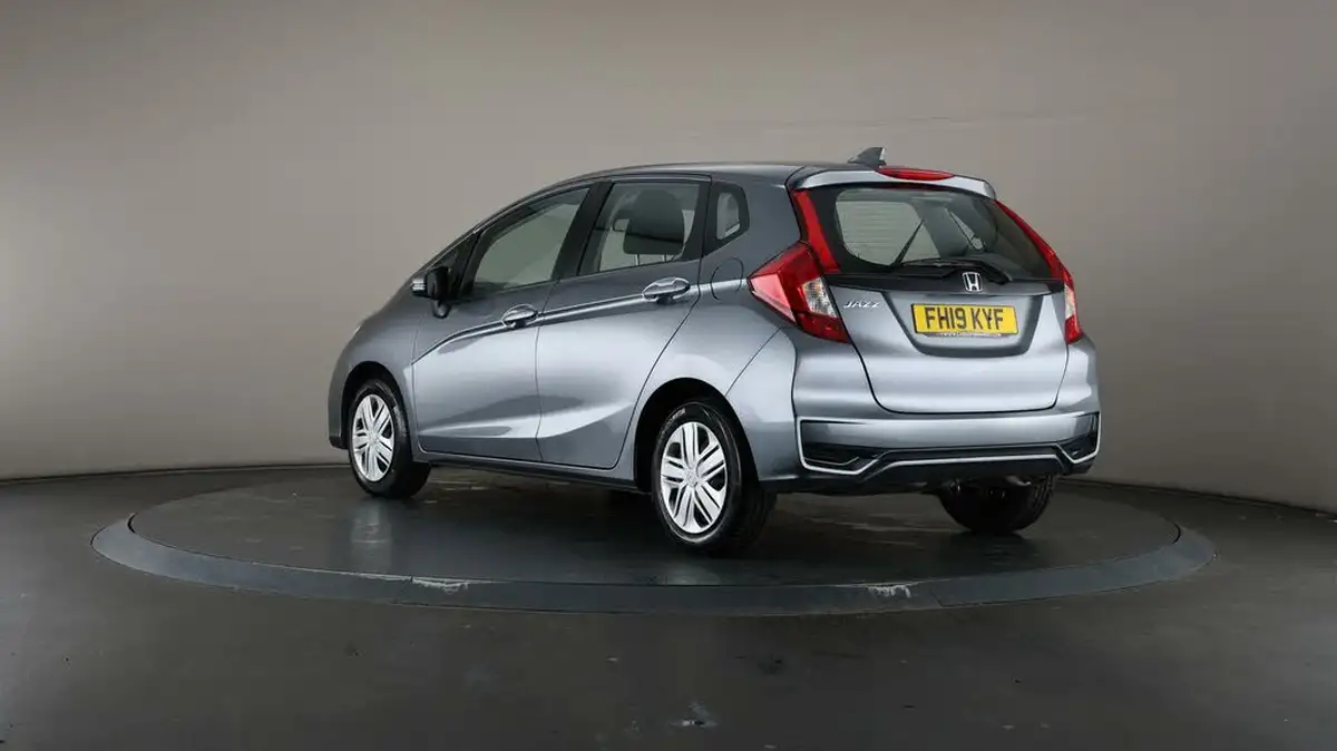 2019-honda-jazz-13-i-vtec-s-big-68