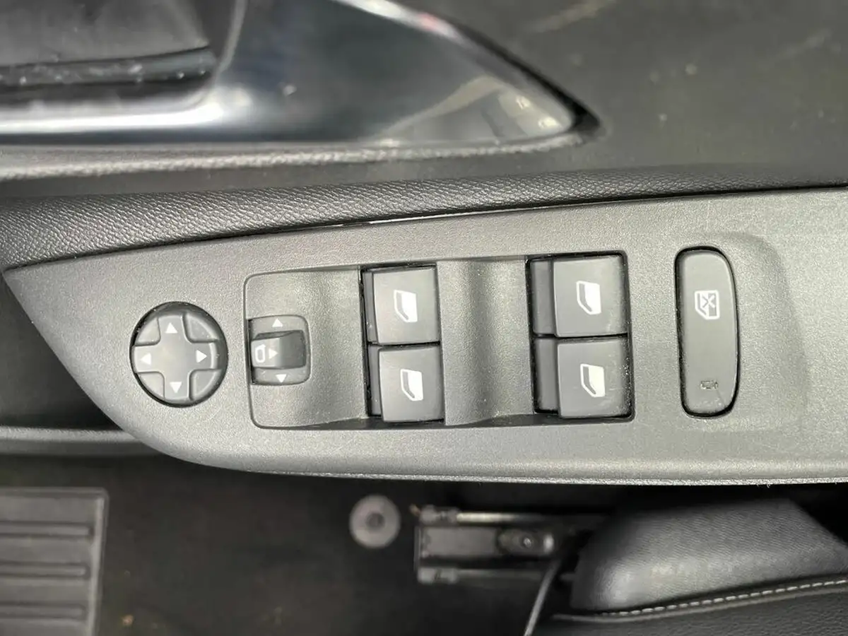 2022-vauxhall-corsa-12-turbo-elite-edition-auto-big-19